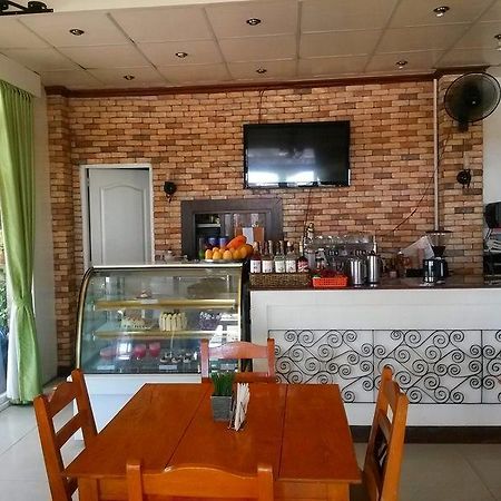 Veronica Hotel Roxas City Exterior photo